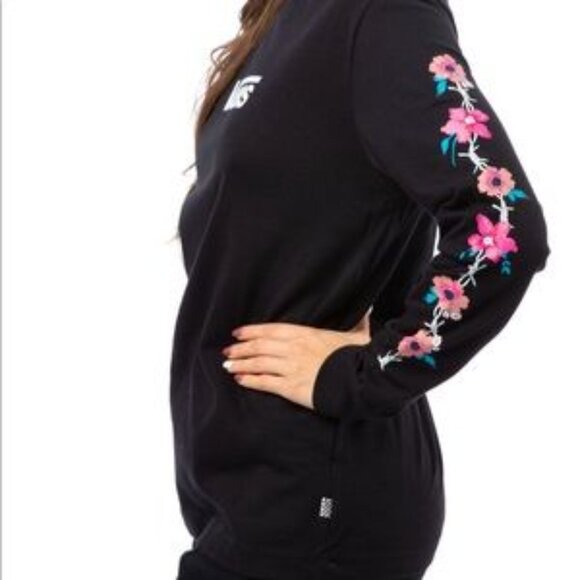 Vans Barbeesha Long Sleeve Graphic Tee in Black - Picture 14 of 16